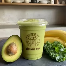 Ngại ăn rau? Thử ngay Smoothie Cải Xoăn Bơ Chuối tại Bếp Nhà Pưn!